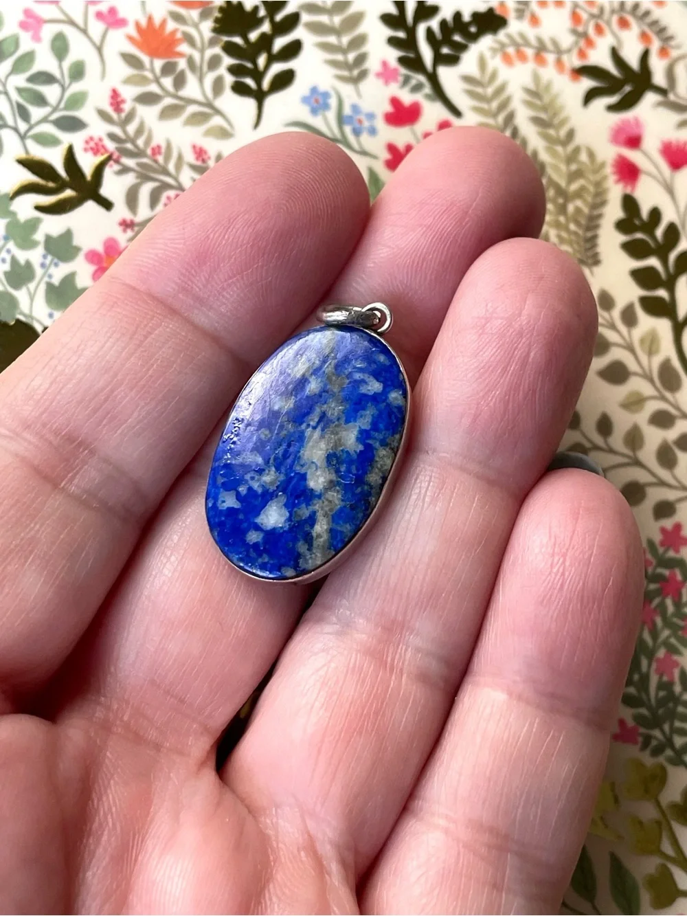 Vintage stamped 925 sterling silver & polished blue stone pendant boho
